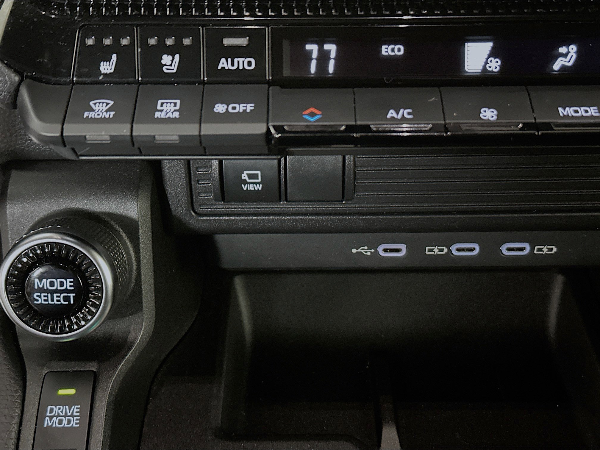 Certified 2025 Toyota Land Cruiser image 23