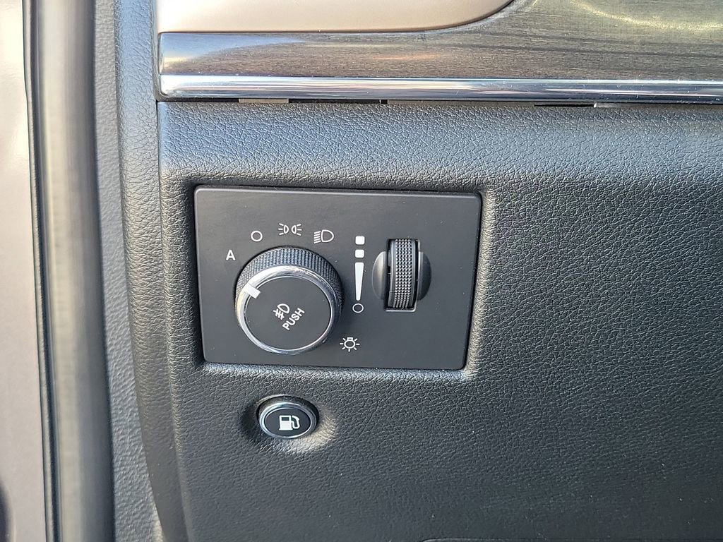 Used 2015 Jeep Grand Cherokee Overland RWD image 10