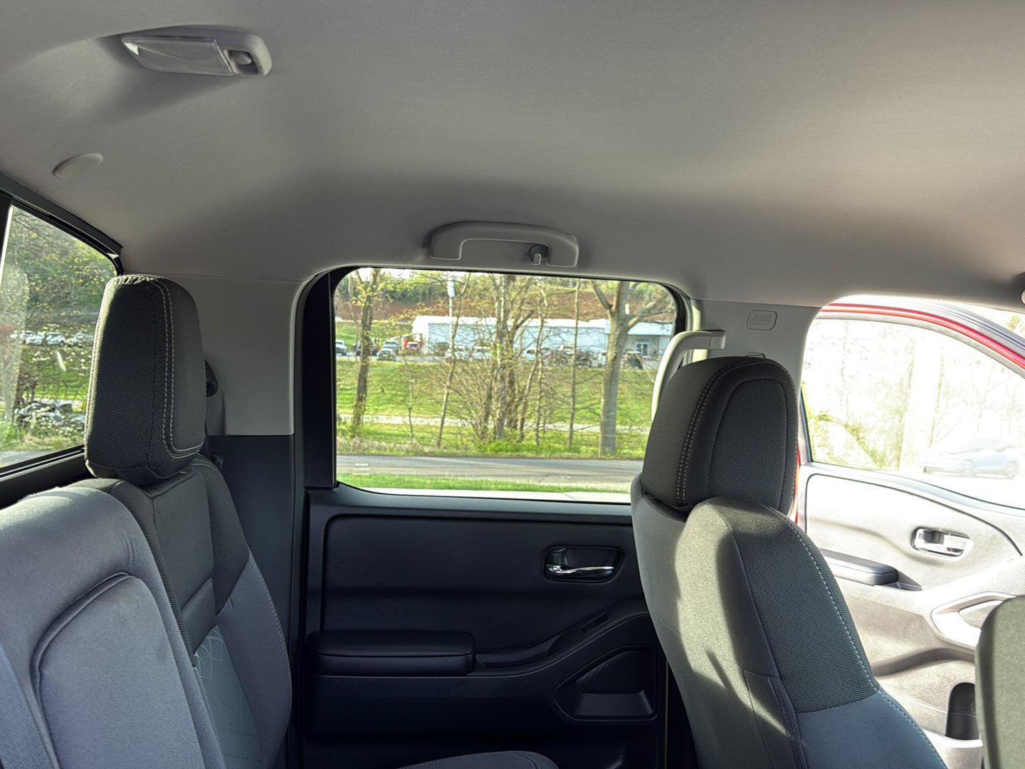 Used 2025 Nissan Frontier SV AWD/4WD image 33