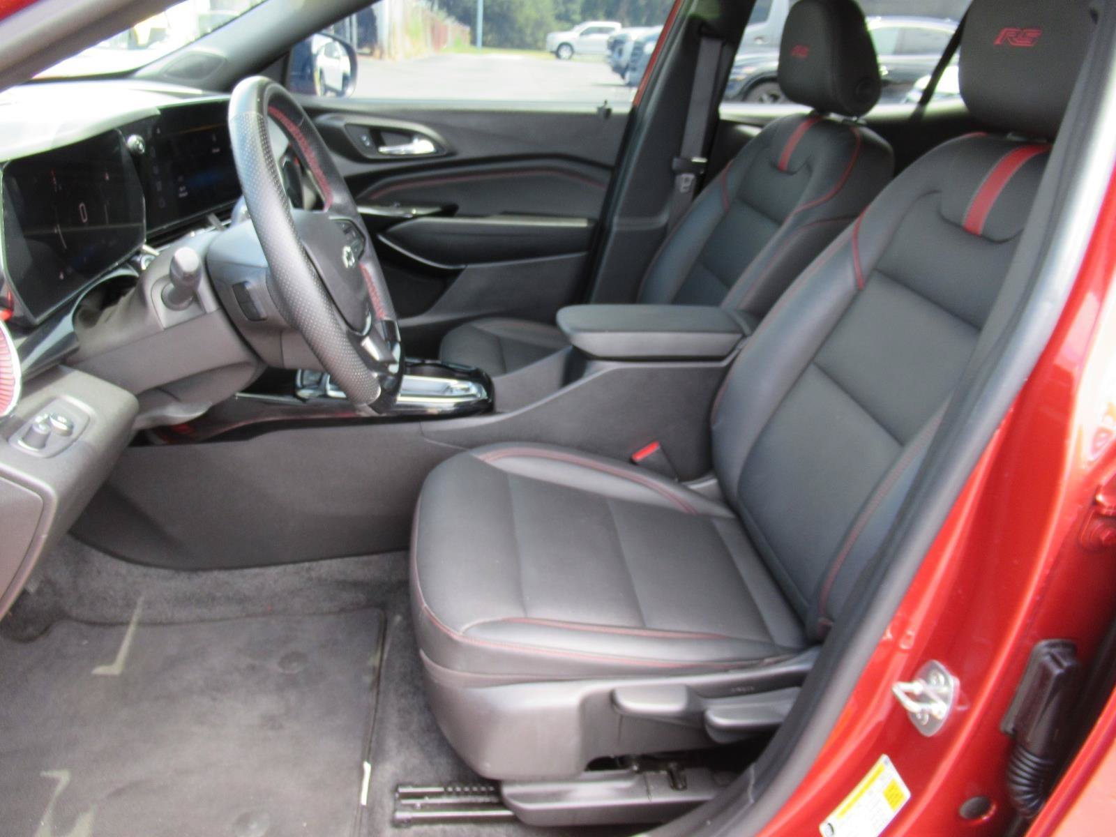 Certified 2024 Chevrolet Trax RS w/ Driver Confidence Package FWD image 18