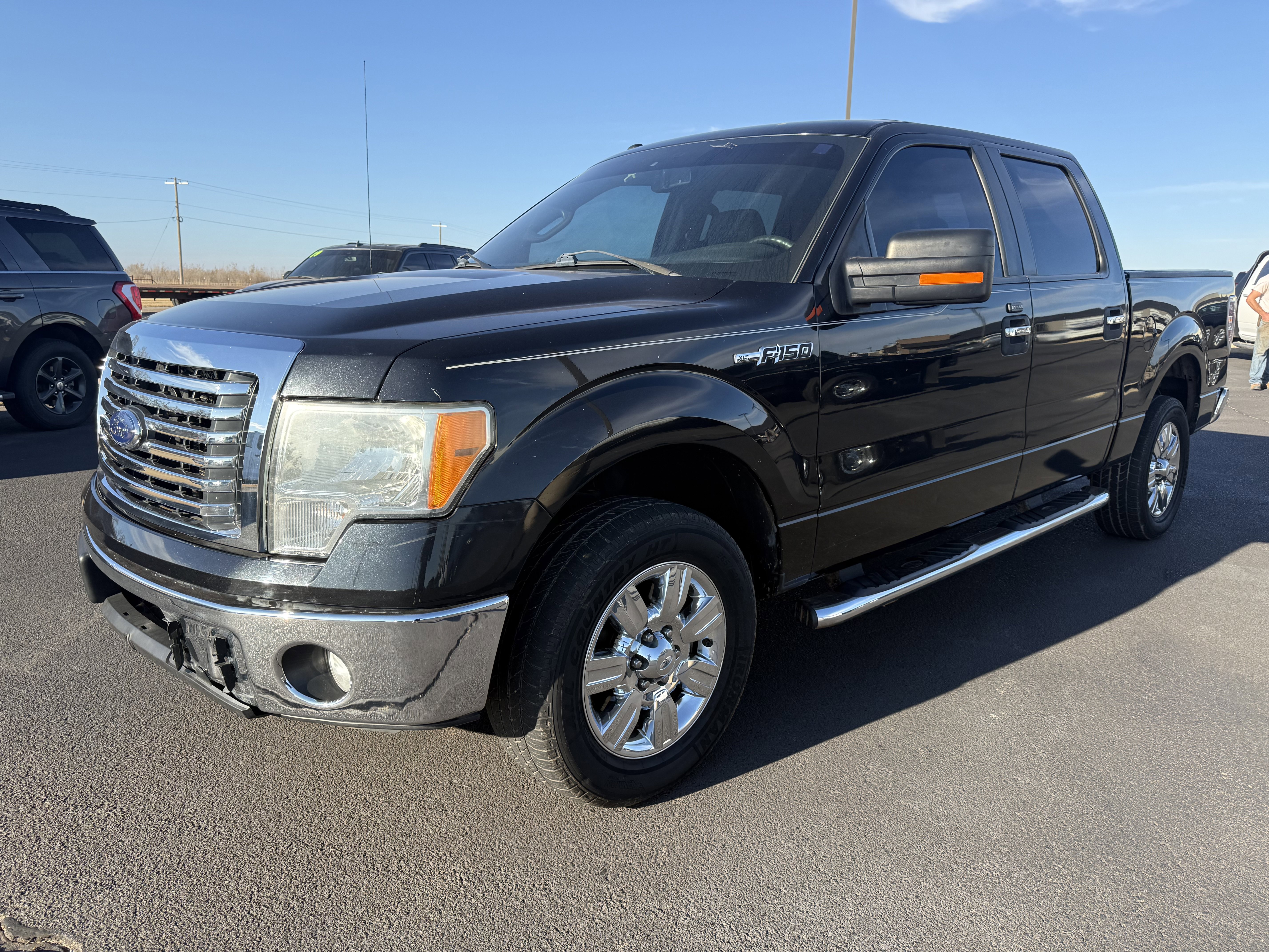 Used 2011 Ford F150 XLT w/ XLT Chrome Pkg image 1