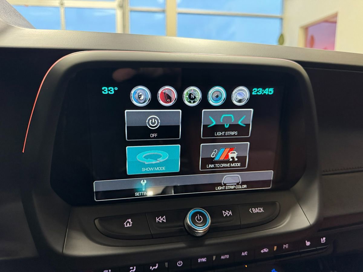 Used 2016 Chevrolet Camaro LT RWD image 29