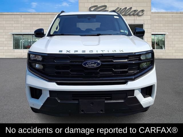 Used 2025 Ford Expedition Max Active RWD image 3