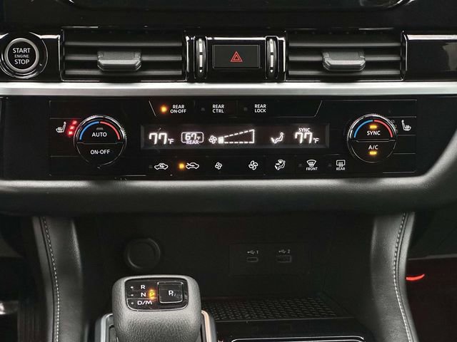 Used 2024 Nissan Pathfinder SV w/ Black Appearance Package image 21