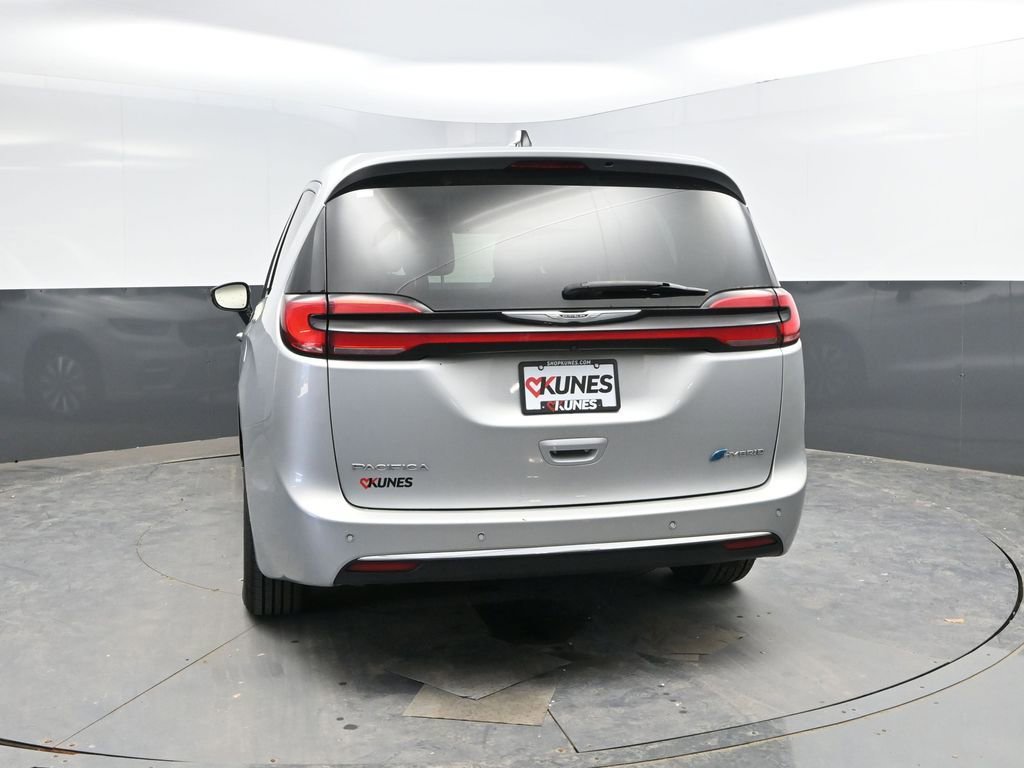 Used 2024 Chrysler Pacifica Select FWD image 8
