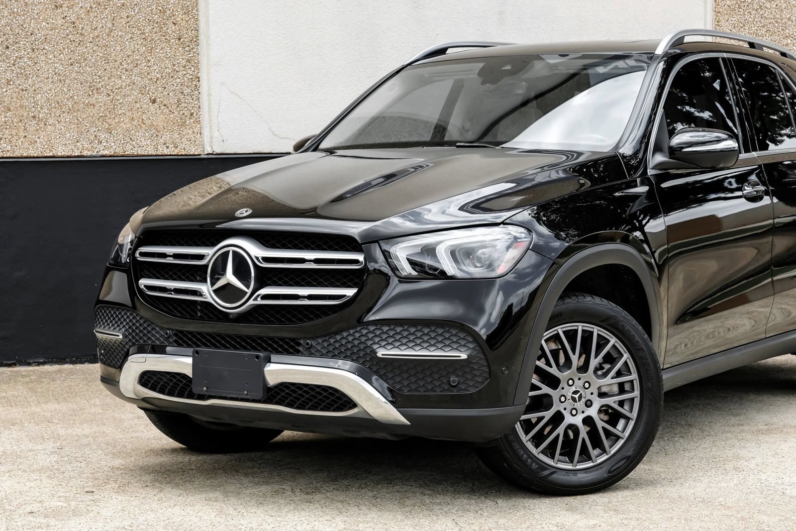 Used 2021 Mercedes-Benz GLE 350 w/ Premium Package image 5