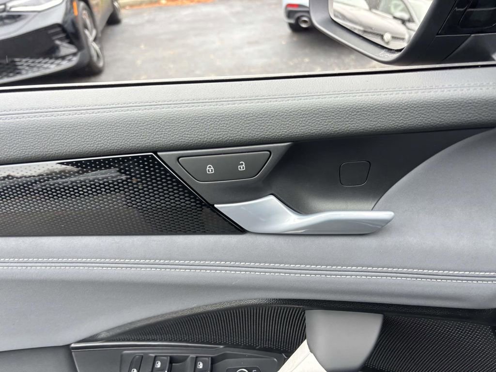 New 2026 Volkswagen Tiguan SE R-Line image 12