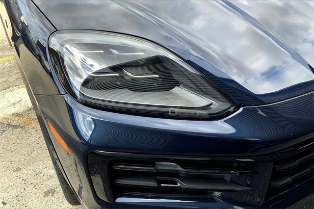 New 2026 Porsche Cayenne S image 18