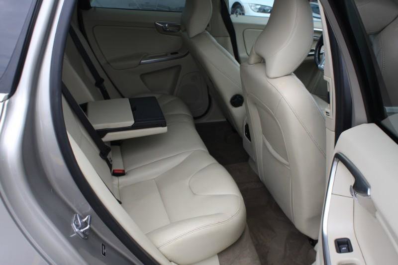 Used 2015 Volvo XC60 T6 w/ Protection Package AWD/4WD image 15