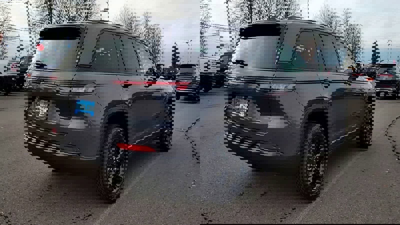 New 2025 Jeep Grand Cherokee Altitude image 8