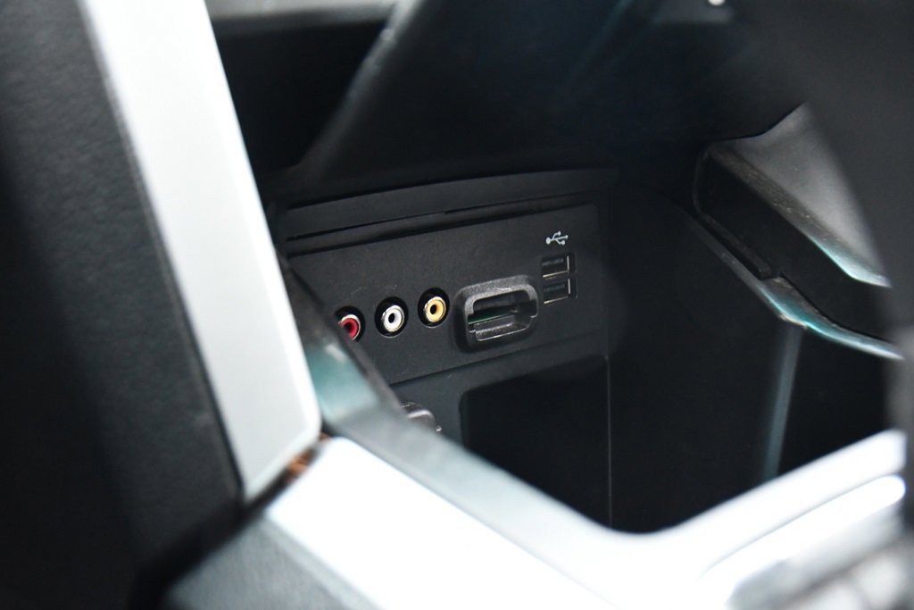 Used 2013 Ford Explorer XLT image 32