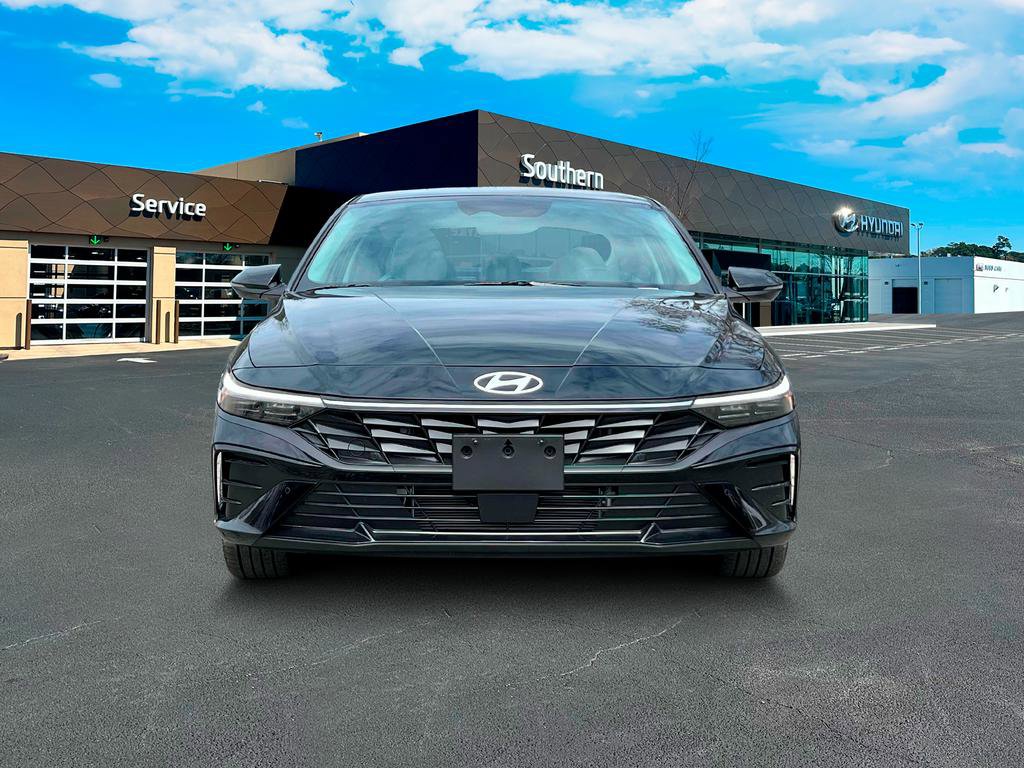 New 2025 Hyundai Elantra Limited image 13