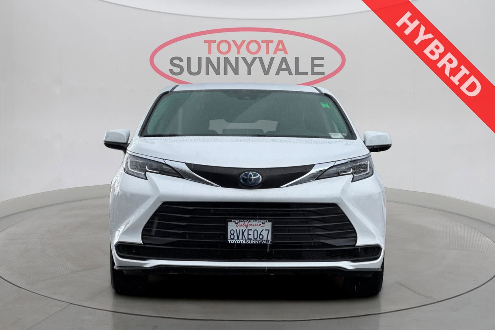Used 2021 Toyota Sienna LE image 1