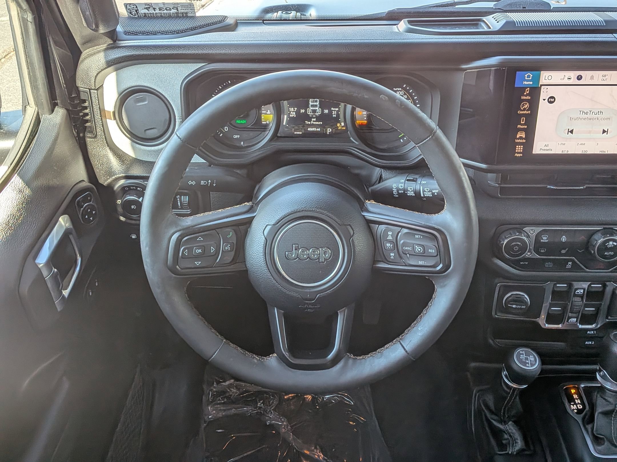 Used 2024 Jeep Wrangler Unlimited w/ Convenience Group AWD/4WD image 20