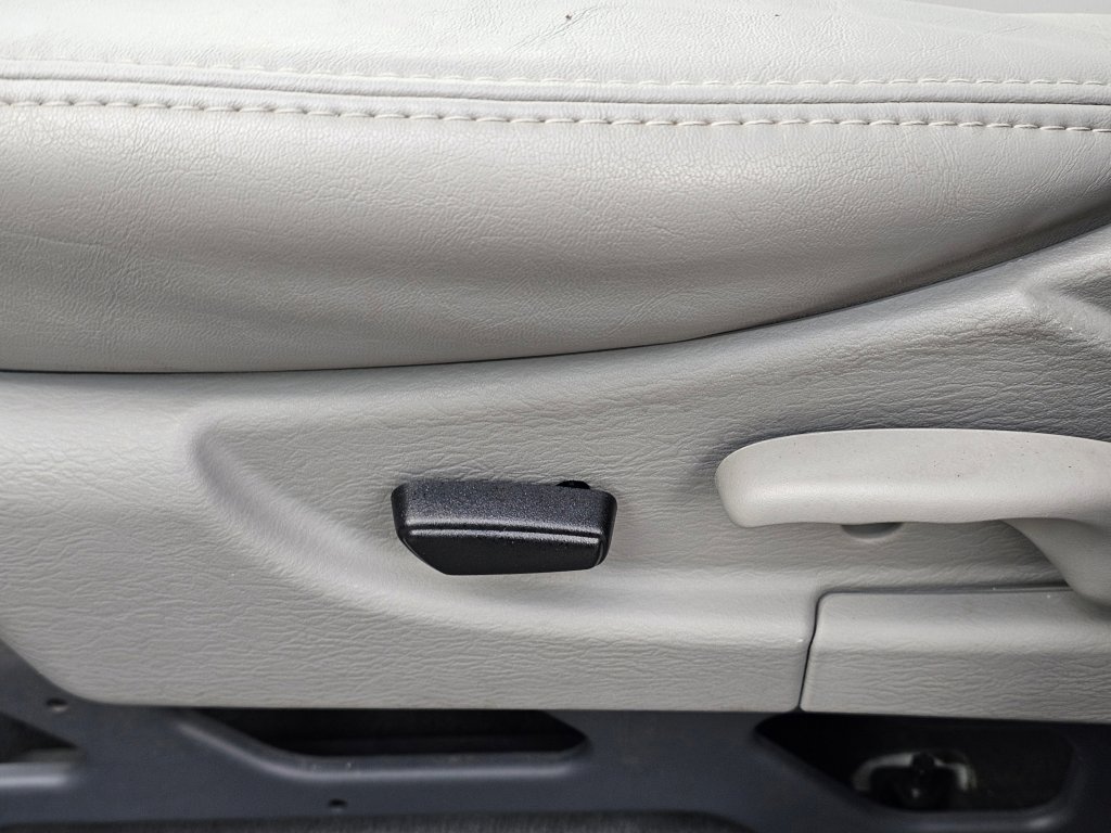 Used 2005 Jeep Liberty Limited image 28