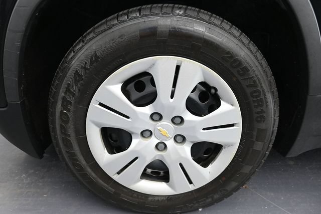 Used 2017 Chevrolet Trax LS FWD image 21
