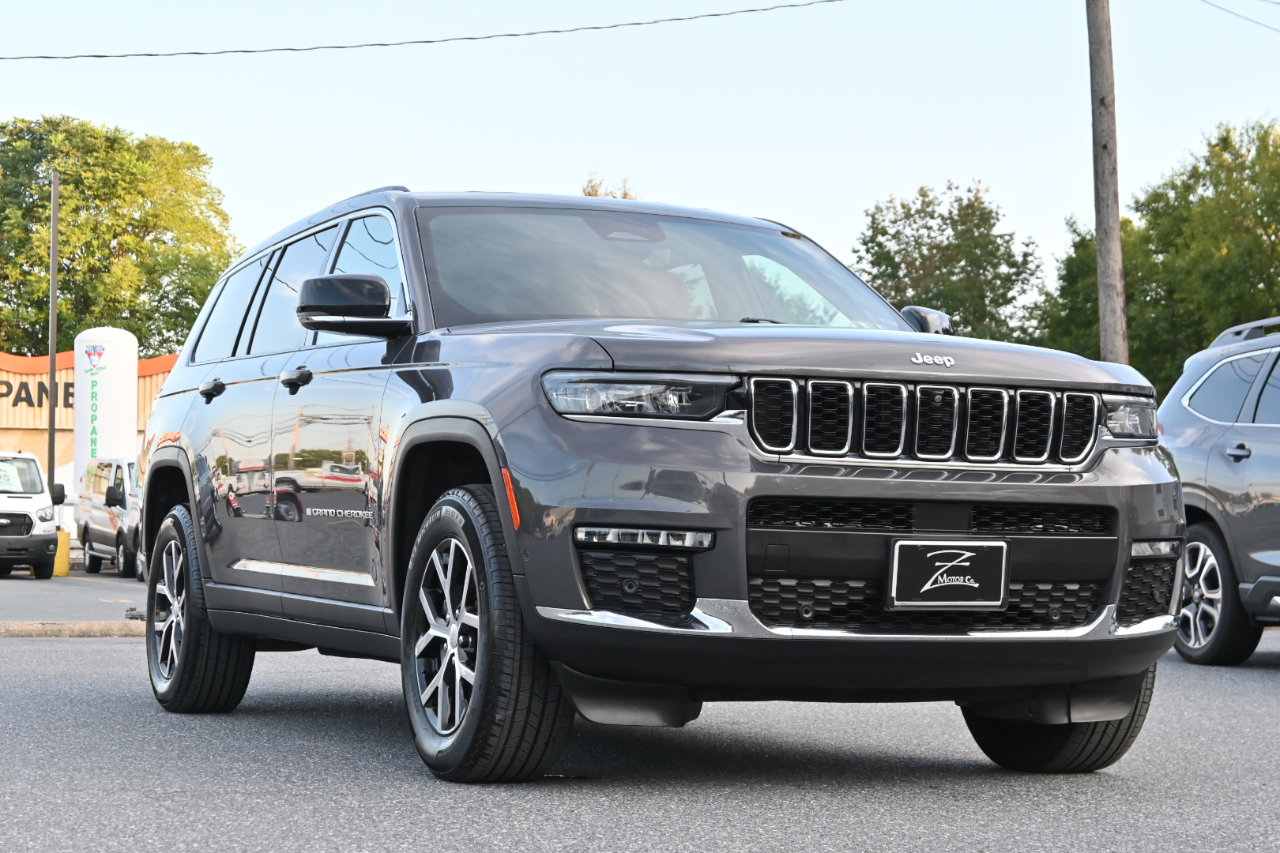 Used 2024 Jeep Grand Cherokee L Limited w/ Luxury Tech Group II image 6