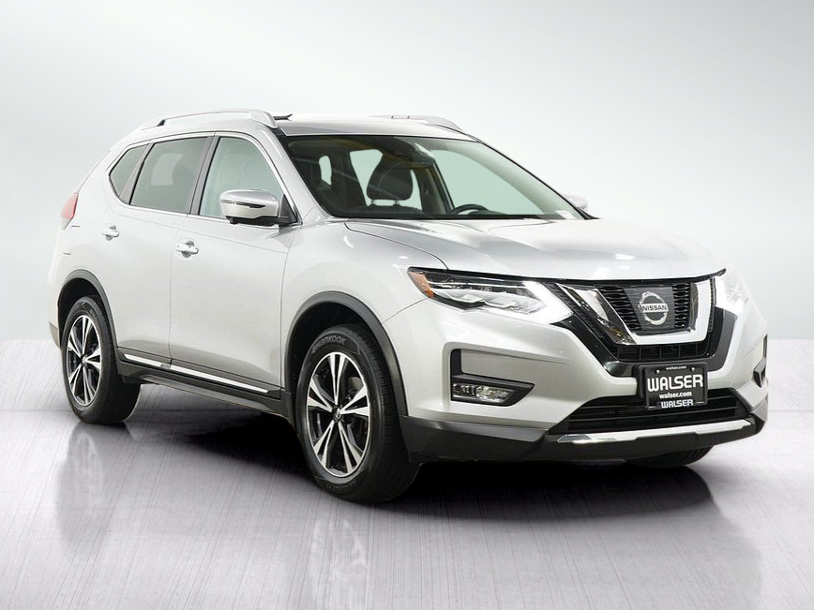 Used 2017 Nissan Rogue SL w/ SL Premium Package AWD/4WD image 7