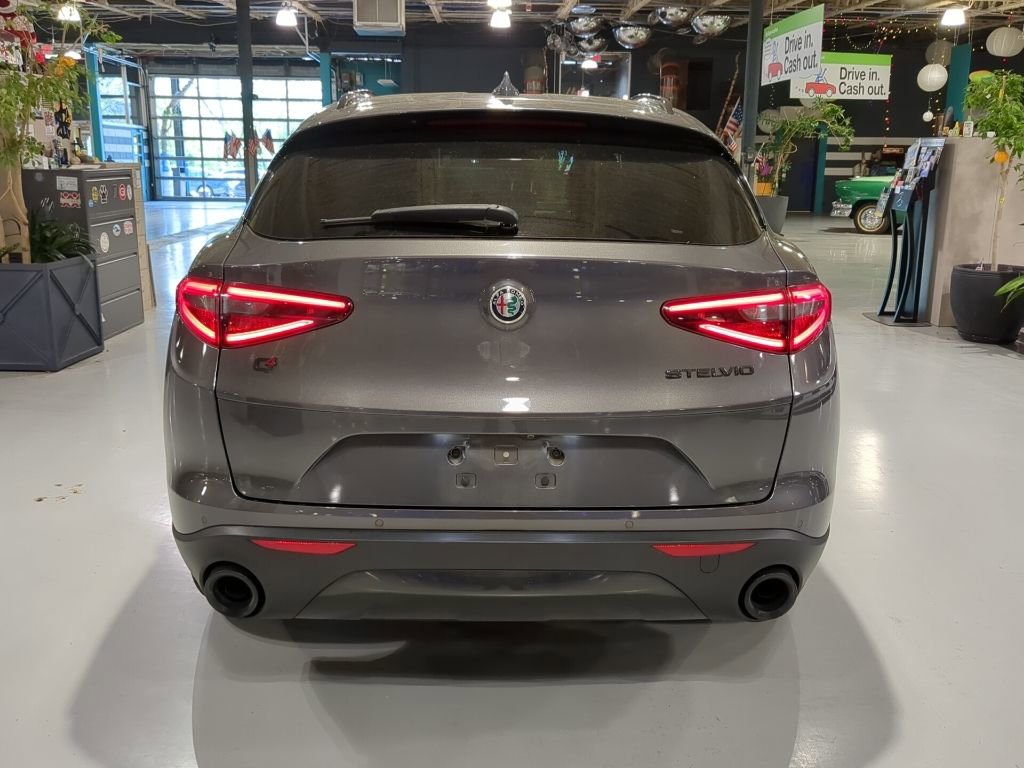 Used 2019 Alfa Romeo Stelvio Ti w/ Nero Edizione image 9