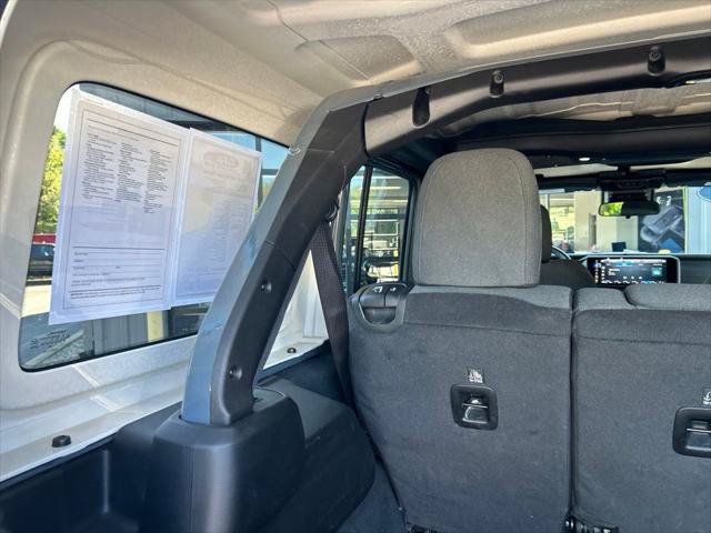 Certified 2025 Jeep Wrangler Unlimited Rubicon AWD/4WD image 32