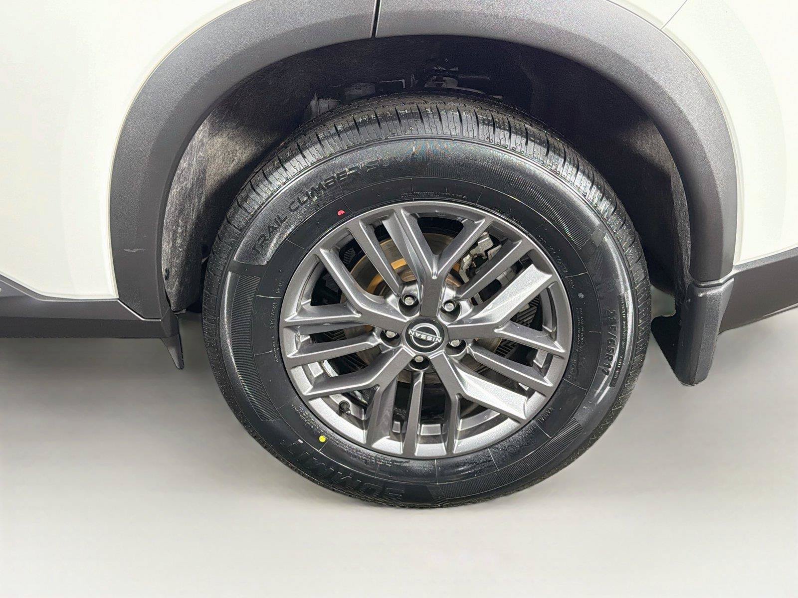 Used 2023 Nissan Rogue S AWD/4WD image 35
