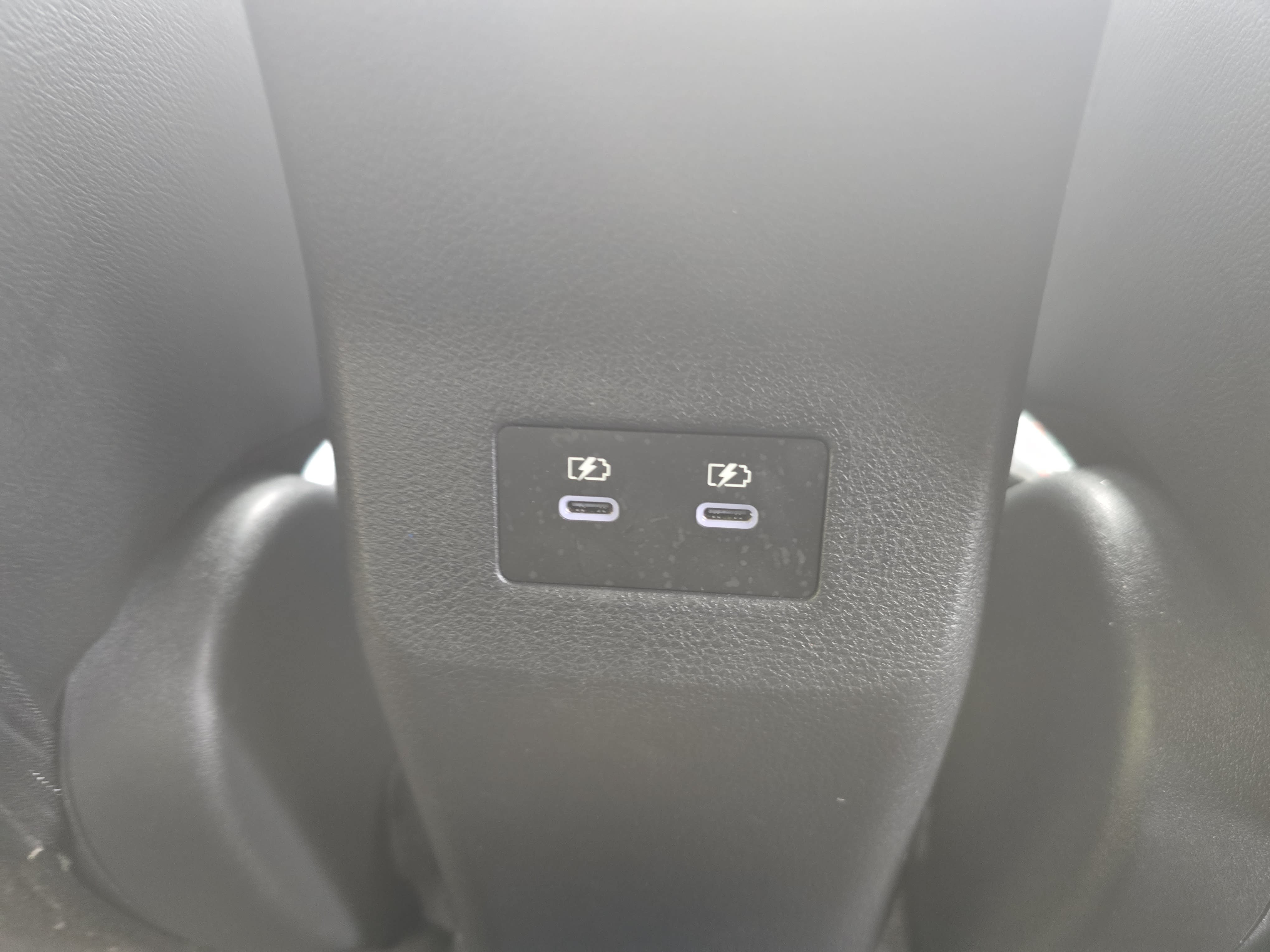 Used 2025 Nissan Kicks SR AWD/4WD image 12