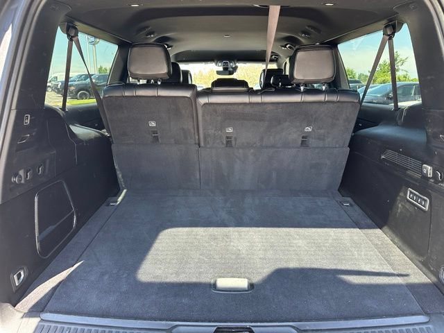 Used 2024 Jeep Wagoneer L Series II w/ Flexible Seating Group AWD/4WD image 12