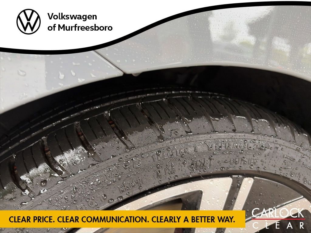 Used 2024 Volkswagen GTI SE FWD image 10