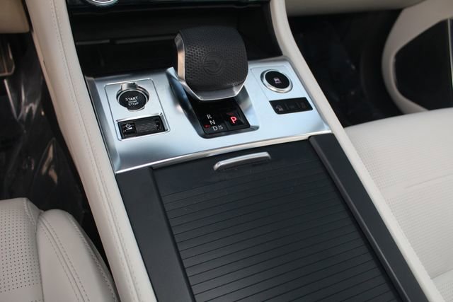 Used 2023 Jaguar F-PACE SVR image 16