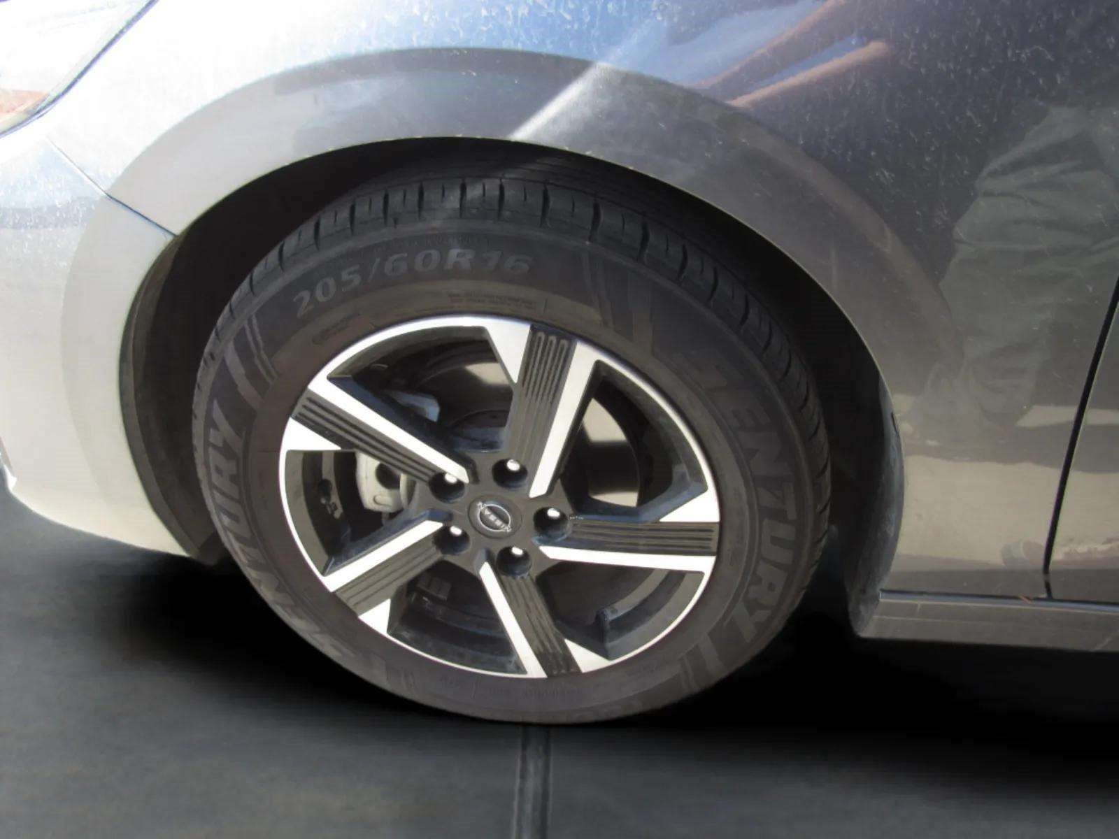 Used 2024 Nissan Sentra SV FWD image 5