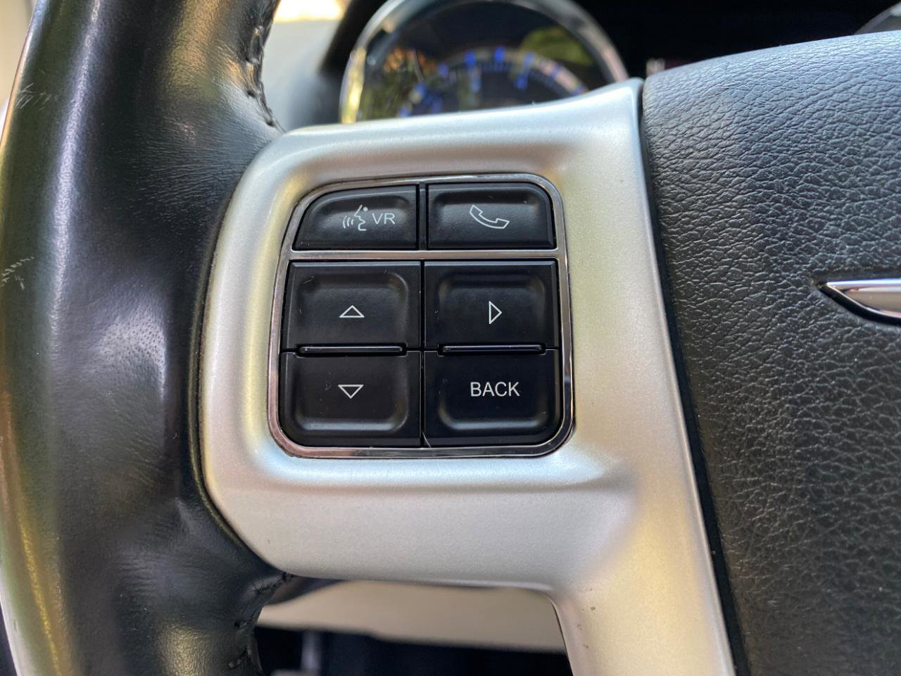 Used 2016 Chrysler Town & Country Touring FWD image 63