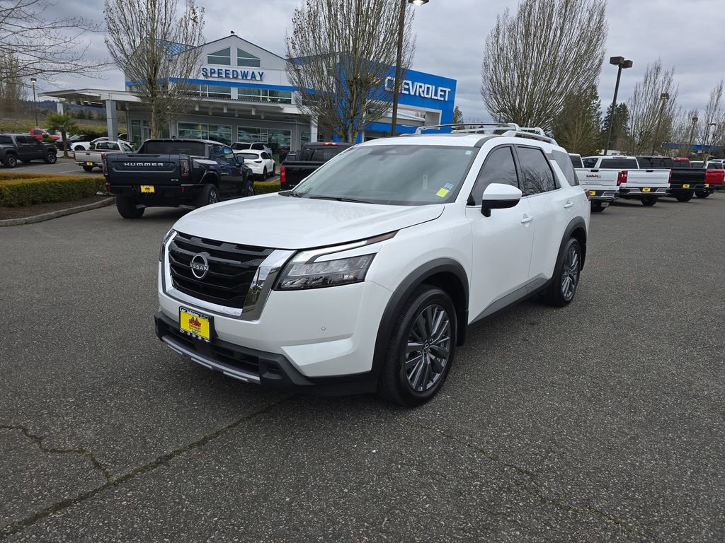 Used 2025 Nissan Pathfinder SL w/ SL Premium Package image 2
