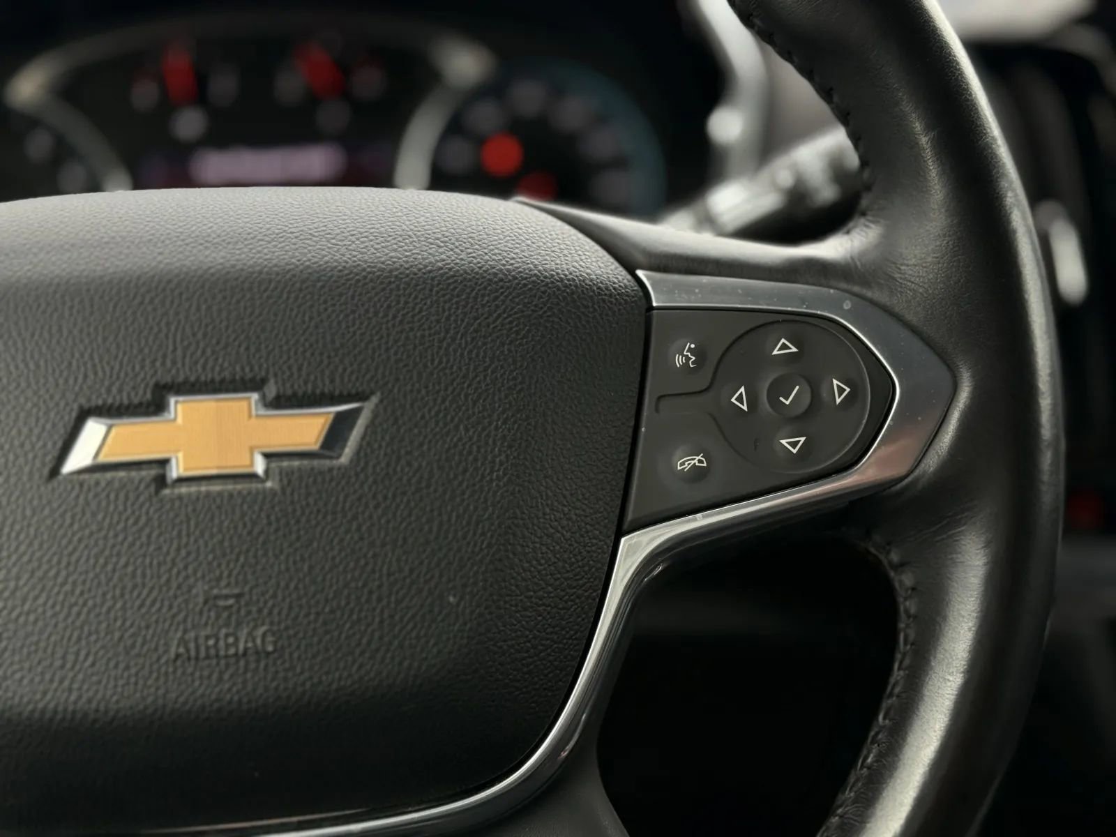 Used 2021 Chevrolet Traverse Premier w/ Redline Edition AWD/4WD image 25
