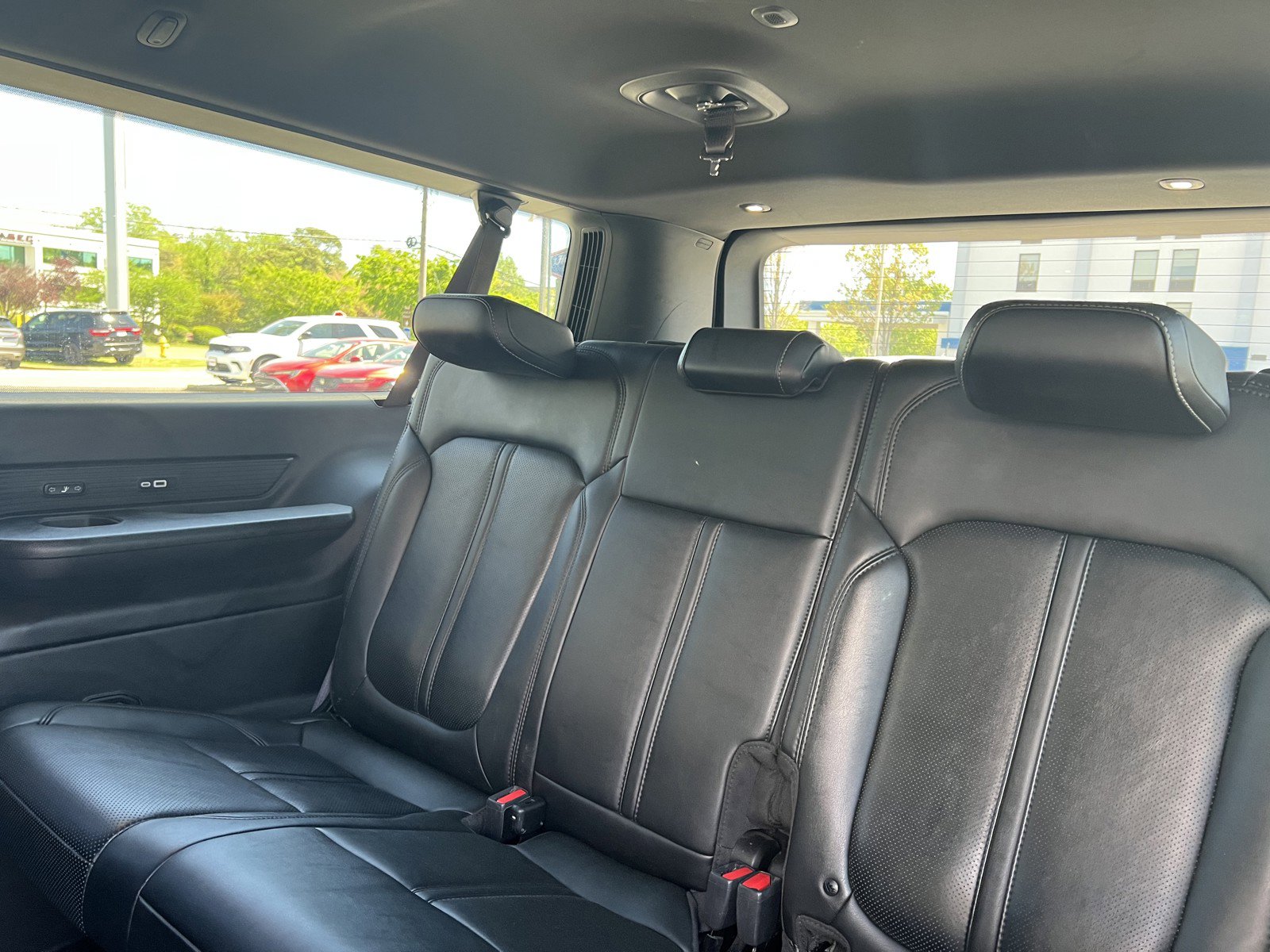 Used 2024 Jeep Wagoneer L Series II w/ Flexible Seating Group AWD/4WD image 10
