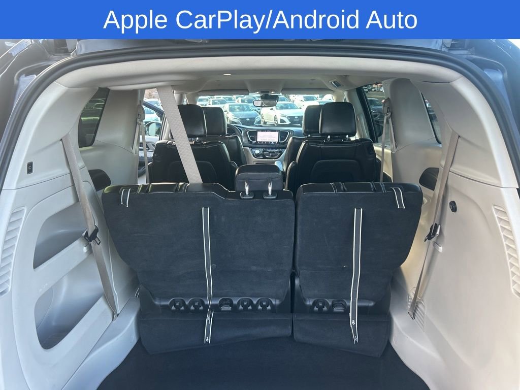 Used 2024 Chrysler Pacifica Touring-L image 16