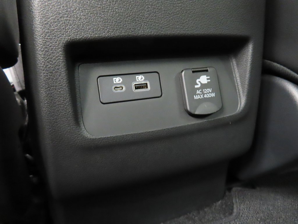Used 2023 Nissan Frontier PRO-4X image 11