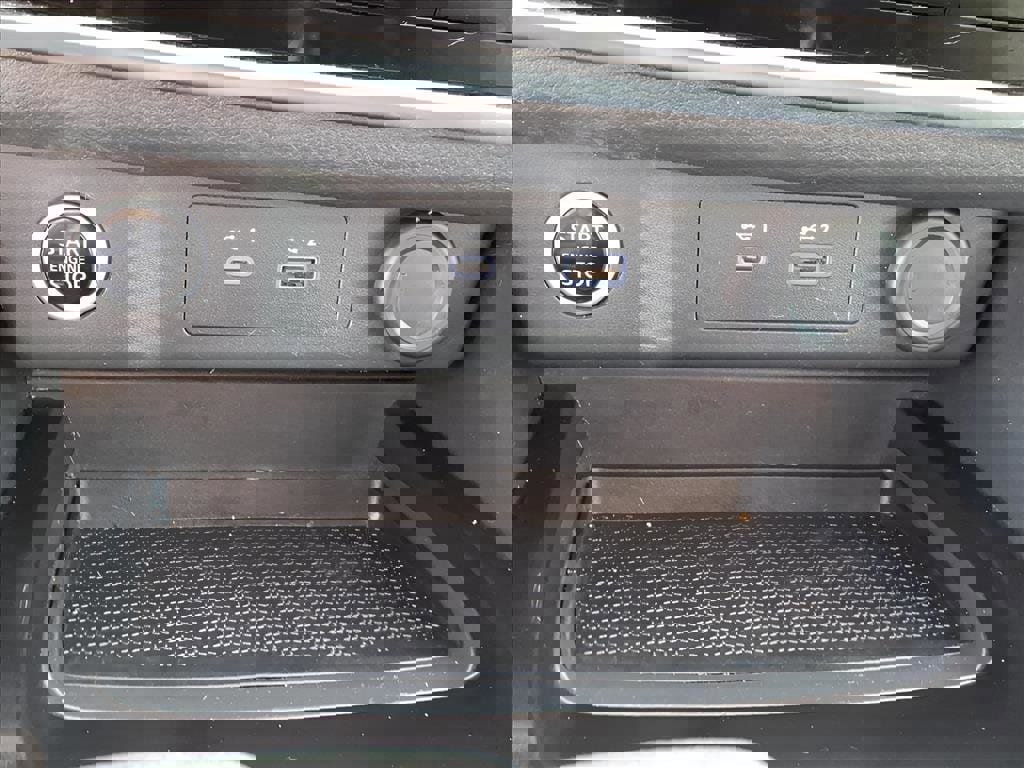 Used 2023 Nissan Rogue S image 20