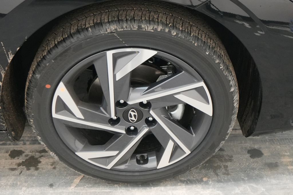 New 2026 Hyundai Elantra Limited image 11