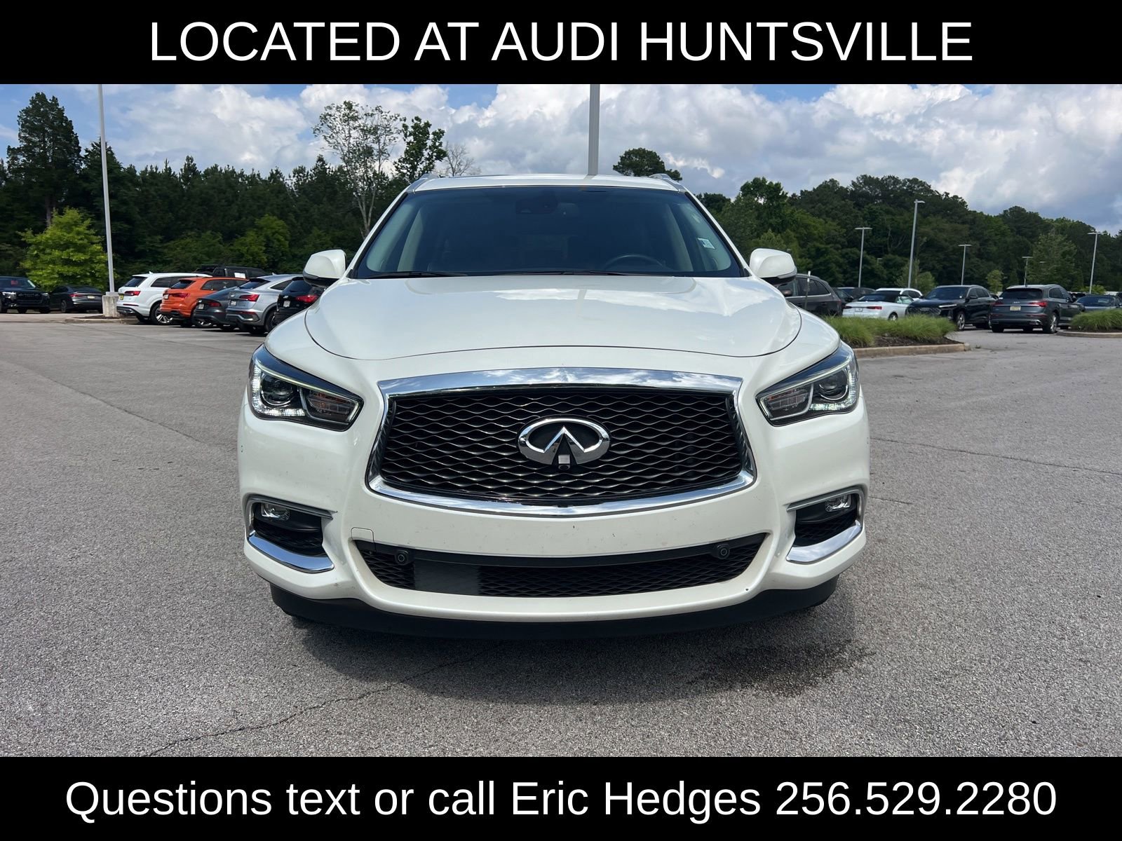 Used 2019 INFINITI QX60 Luxe w/ Sensory Package FWD image 2