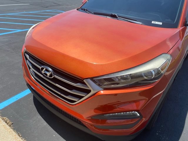 Used 2017 Hyundai Tucson SE Plus AWD/4WD image 2