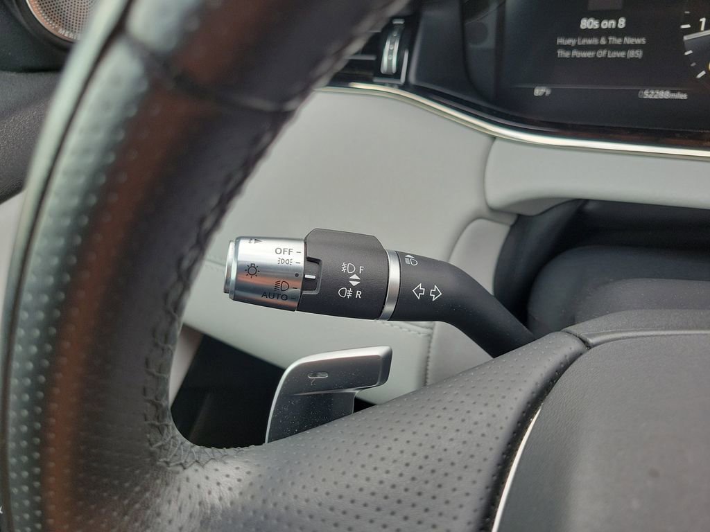 Used 2022 Land Rover Range Rover Evoque R-Dynamic SE image 20