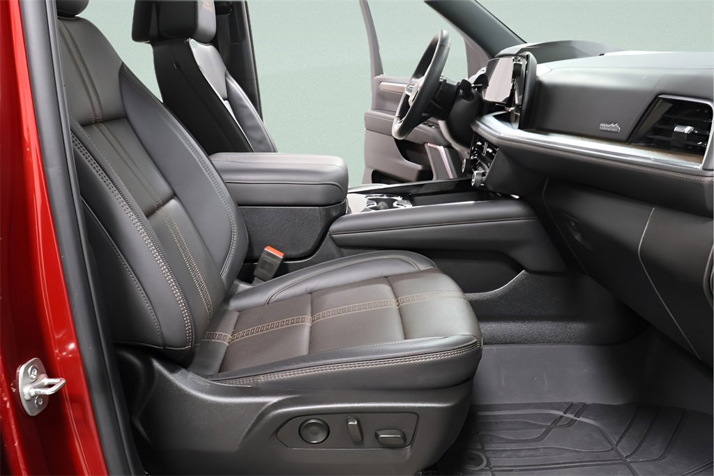 Used 2025 Chevrolet Tahoe High Country image 33