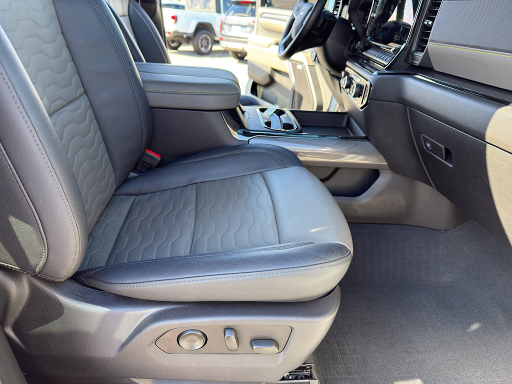 Used 2024 Chevrolet Silverado 2500 ZR2 image 31