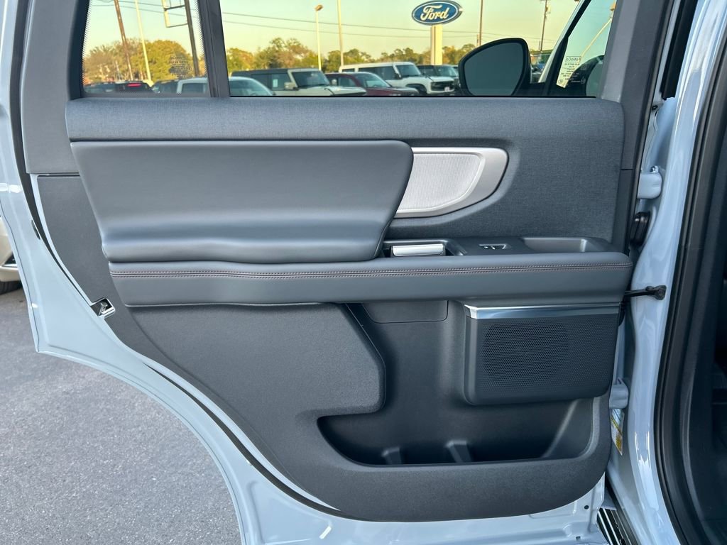 New 2025 Ford Expedition Active image 27