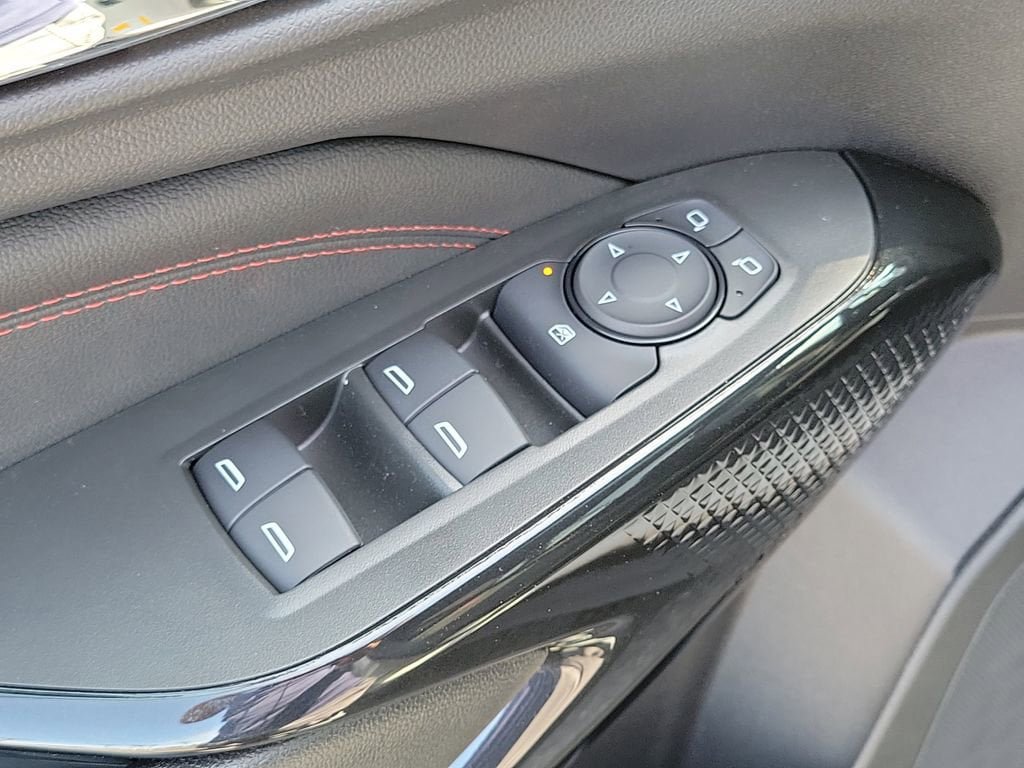 New 2026 Chevrolet Trax RS w/ Sunroof Package FWD image 13