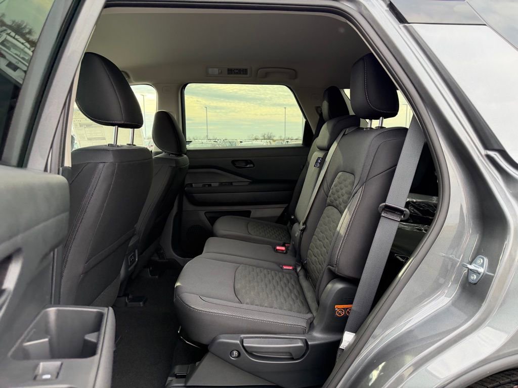 New 2026 Nissan Pathfinder SV image 18