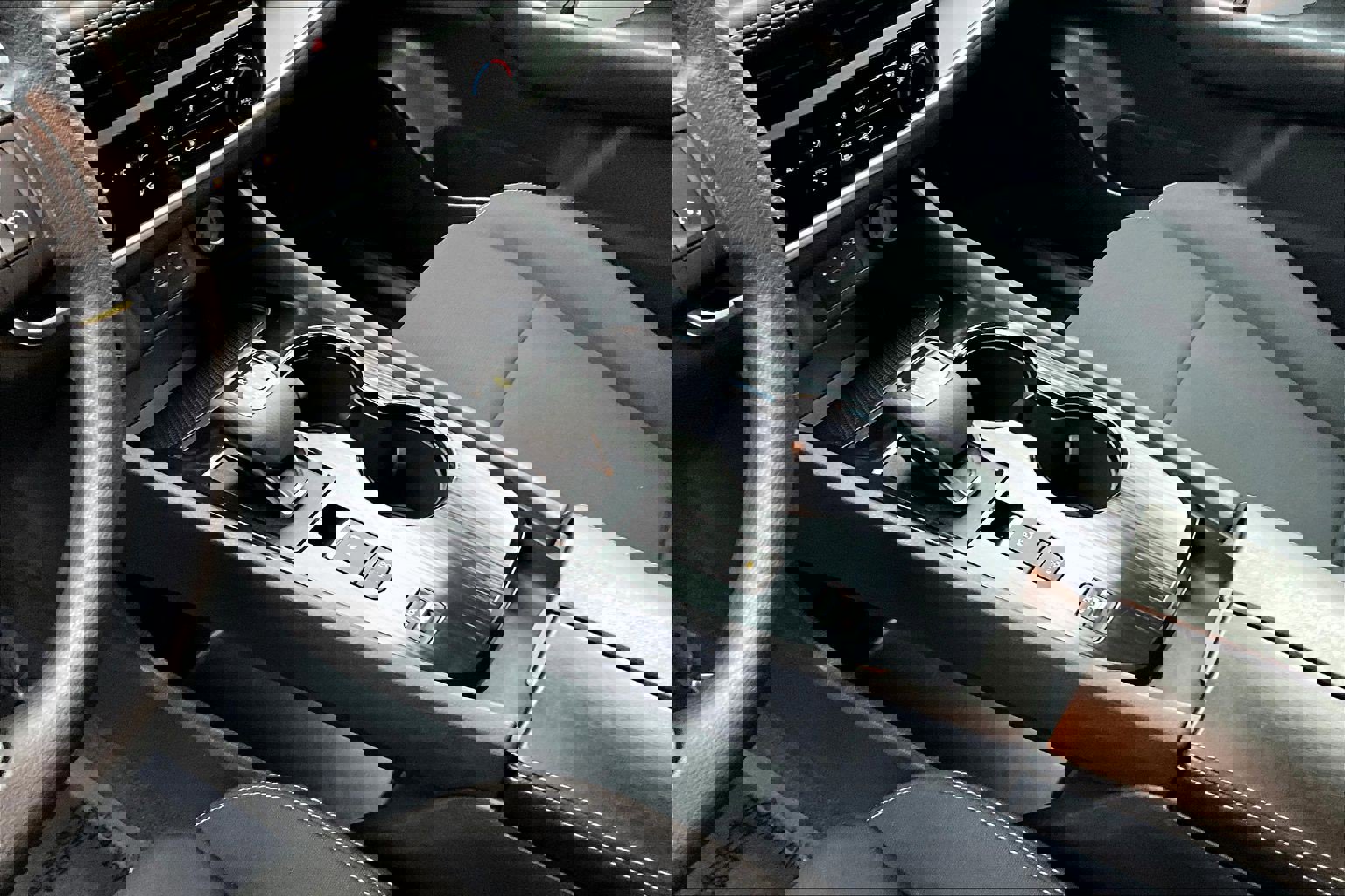 Used 2024 Nissan Rogue S image 19