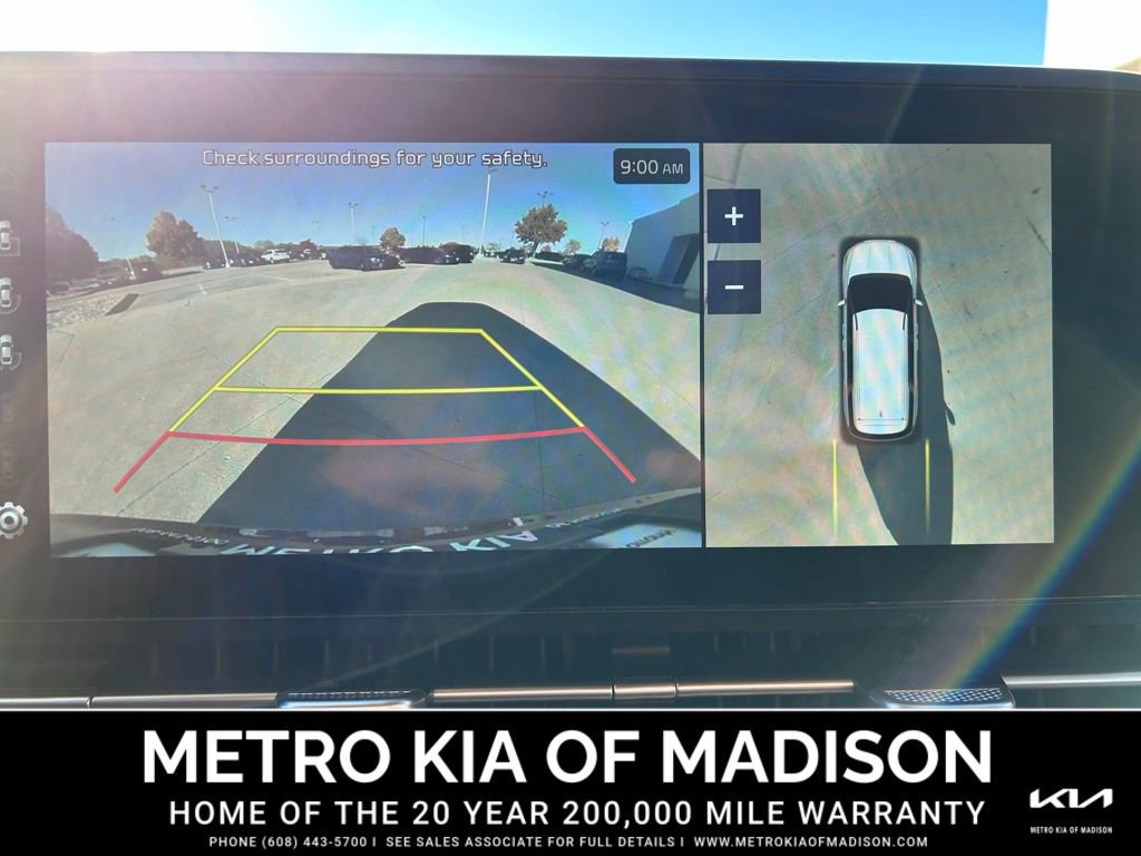 Used 2023 Kia Carnival SX Prestige image 30