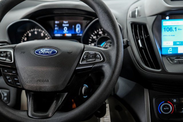 Used 2017 Ford Escape SE w/ Equipment Group 201A AWD/4WD image 16