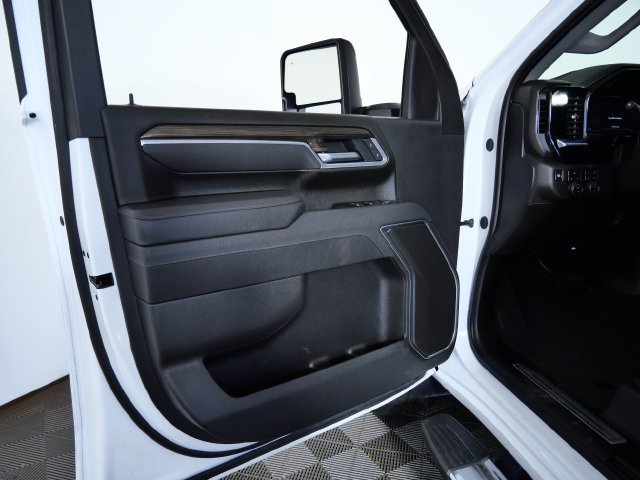 Used 2025 Chevrolet Silverado 3500 LT w/ Safety Package AWD/4WD image 17